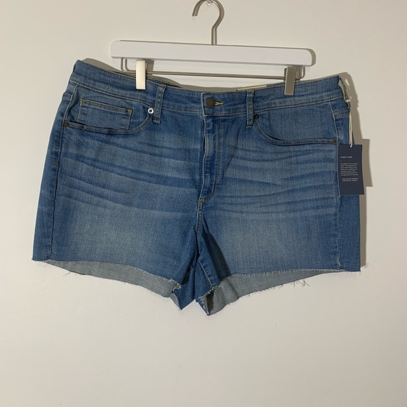 Universal Thread Pants - Universal thread Denim shorts Medium wash Plus 18